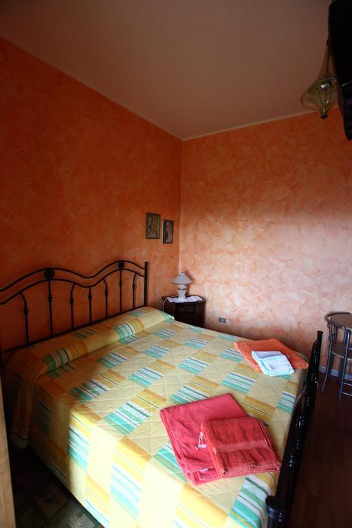 Casa Albergo La Terza Stella Agira Habitación foto